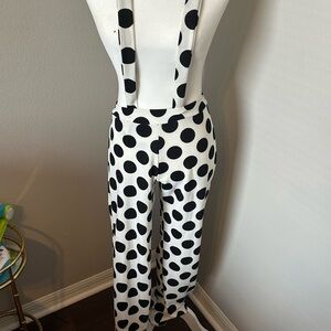Polka dot suspended pants